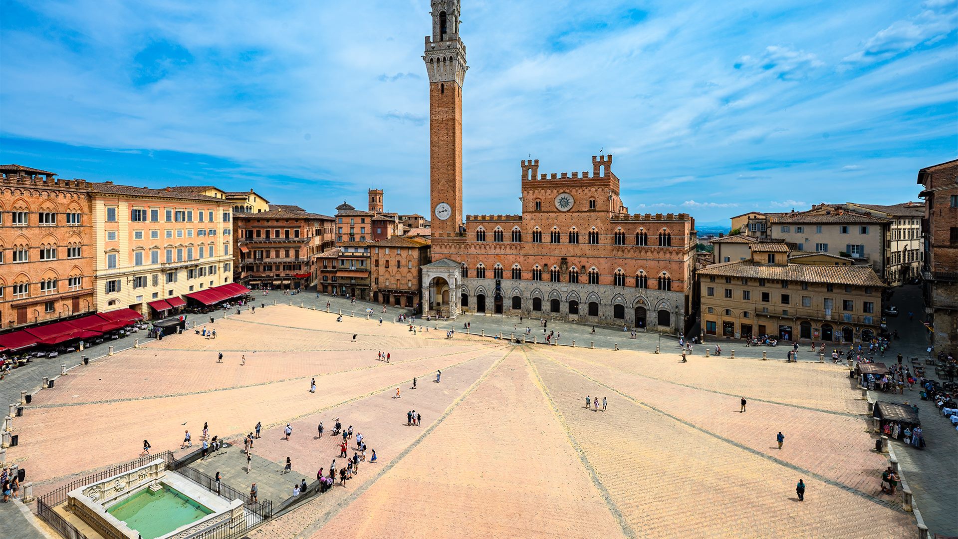 La vostra veduta privata su Piazza del Campo da una finestra