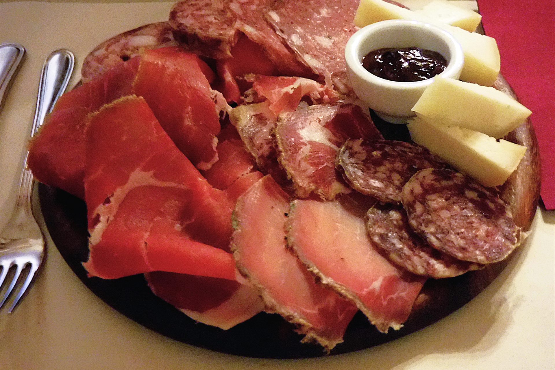 Tagliere di salumi e pecorini toscani